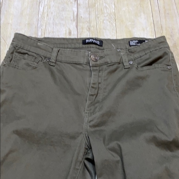 Buffalo David Bitton Daily Mid Raise Ankle Pants - Picture 2 of 5